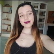 Profesora de primaria con experiencia en diferentes centros y muy volcada en sus alumnos. Apta para alumnos de todas las edades.